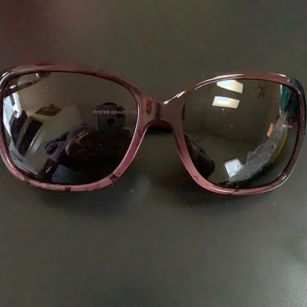 Brand New Foster Grant polarized sunglasses